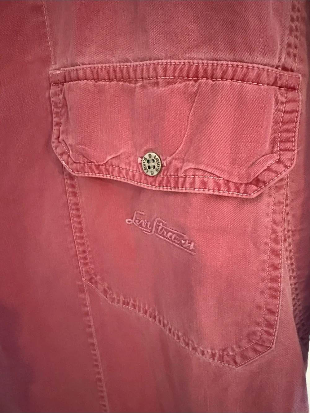 Levi's Vintage 90s Men's Short-Sleeve Button-Up Shirt - Faded Red 100% Cotton